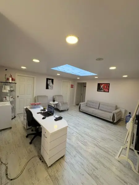 JES Güzellik Merkezi salon içinden görünüm